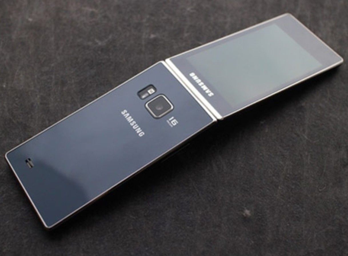 Samsung Galaxy Folder Premium Dual Display Klapphandy Touch Taste Pulsmessung Android
Premium Samsung Klapp Handy (G9198) 2 Displays Touch Tasten 16MP Kamera & Puls