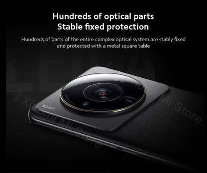 Detailaufnahme der Leica Kamera des Xiaomi 12S Ultra mit stabiler Fixierung und optischen Teilen.